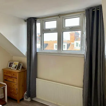Peacefully And Centrally Located Double Bedroom